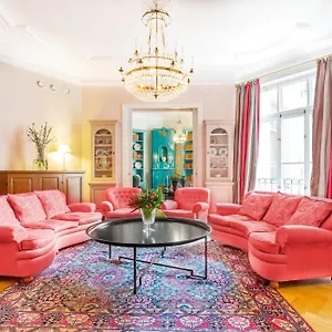 https://hotel-drottning-kristina.find-stockholm-hotels.com